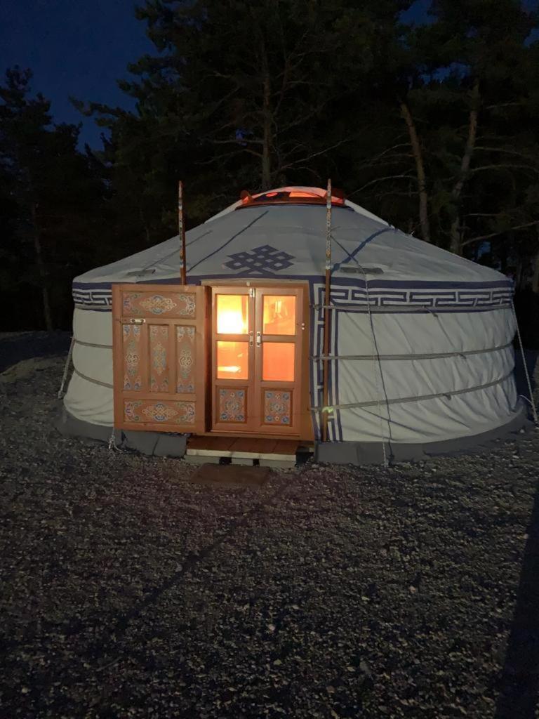 A Ventoux Yourte Monieux Exteriör bild