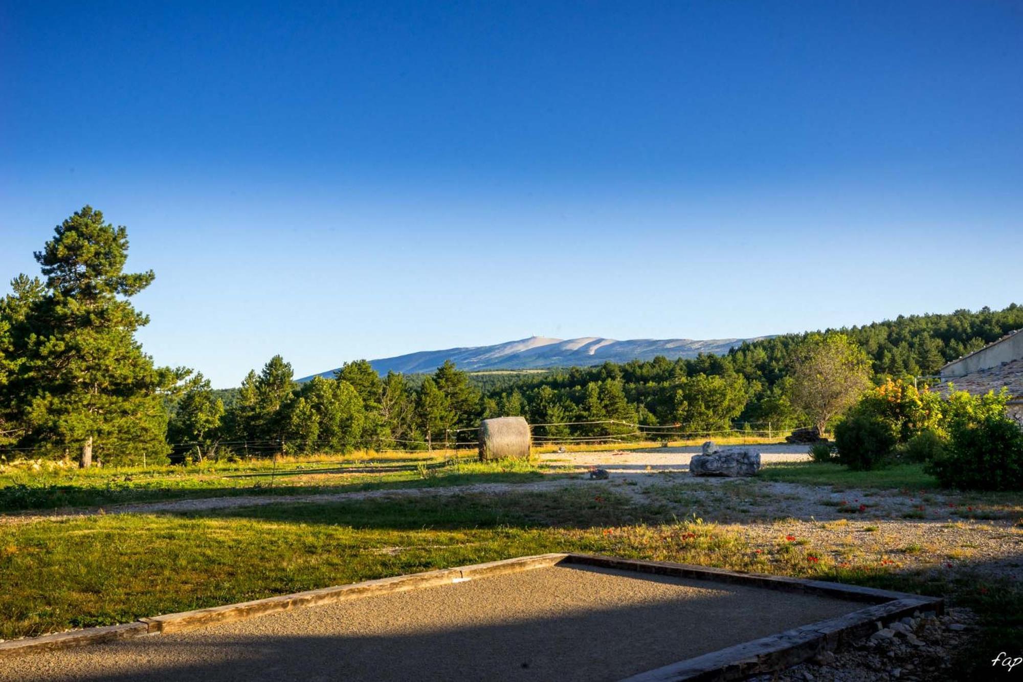 A Ventoux Yourte Monieux Exteriör bild